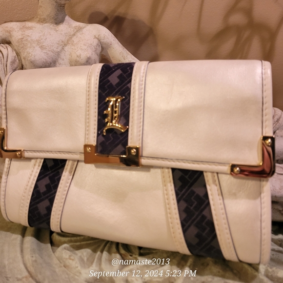 L.A.M.B. by Gwen Stefani Frosted Pearl Clutch Leather Designer Celebrity #44 - Picture 3 of 17